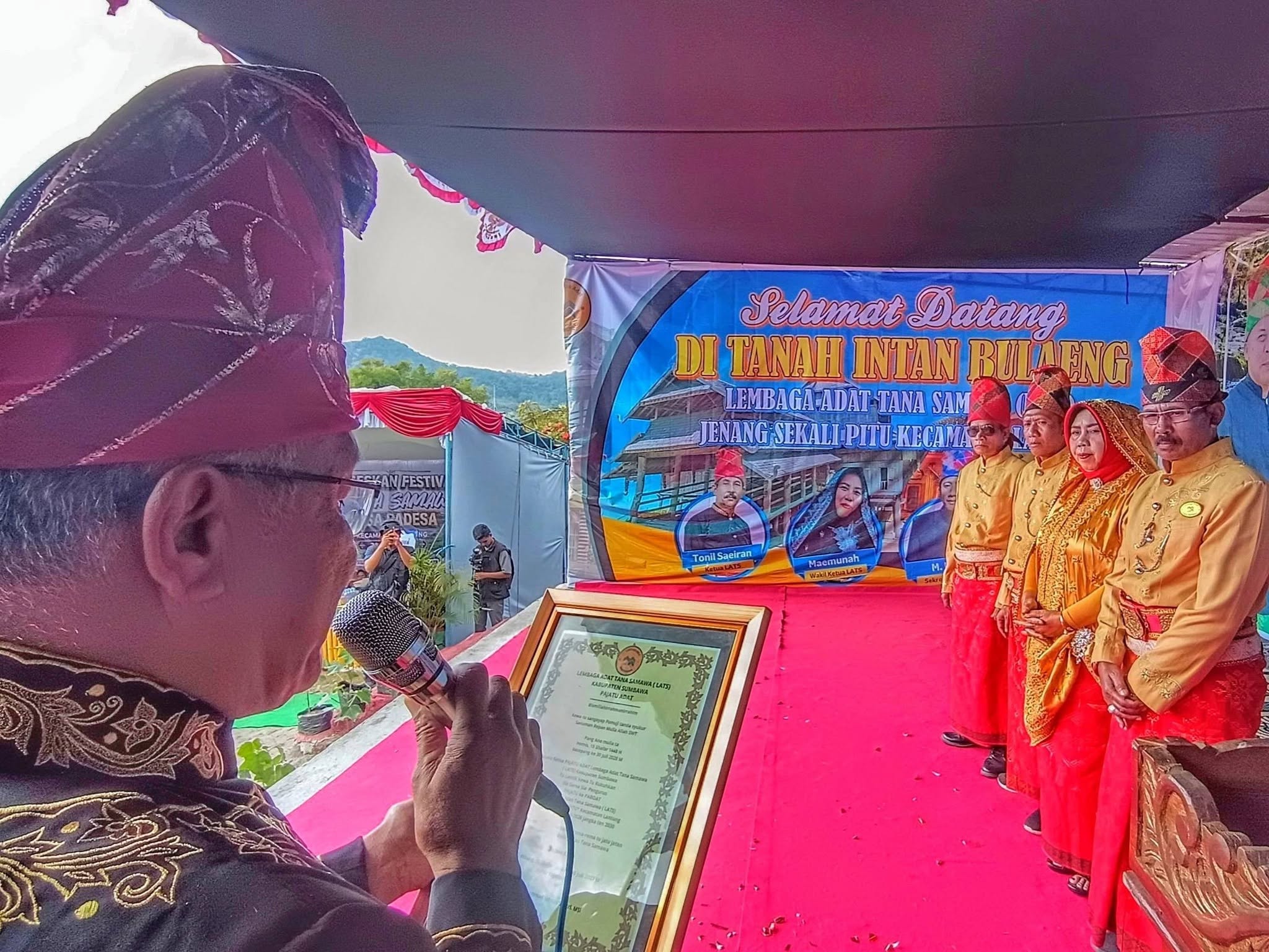 LATS mendampingi Bupati Sumbawa dalam kegiatan Festival Budaya Samawa: Pindang Belik