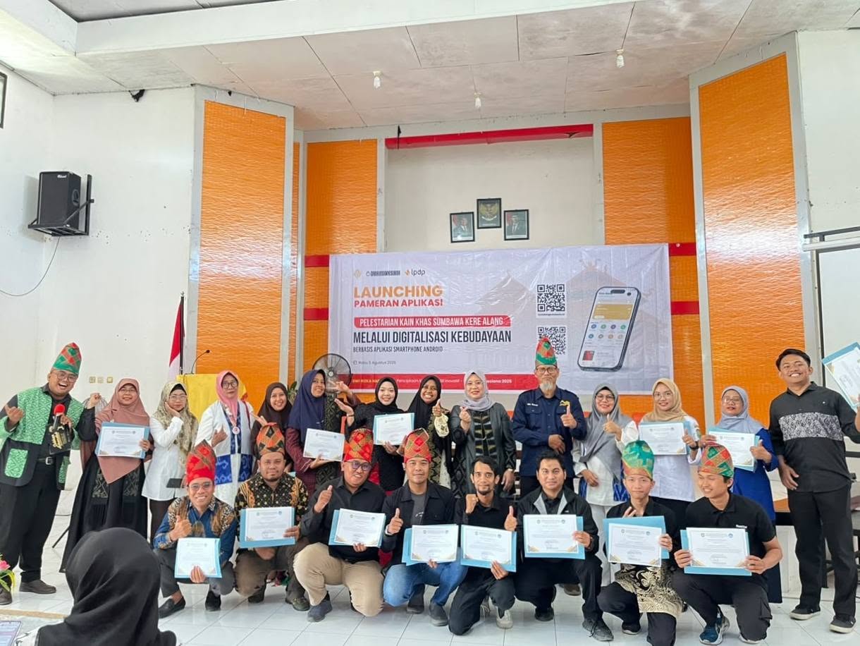 Ketua LATS Memberikan Sambutan dalam kegiatan Launching dan Pameran Aplikasi Kere Alang Sumbawa